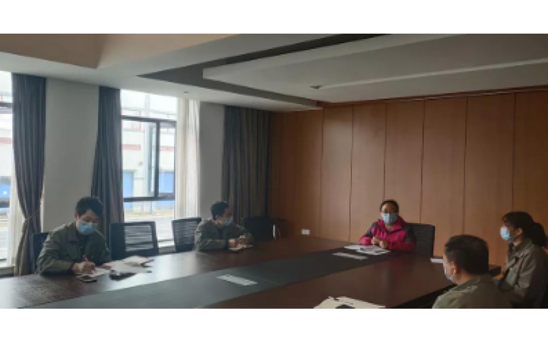 黨旗下，他們用奉獻(xiàn)編織阻擊疫情防護(hù)網(wǎng)