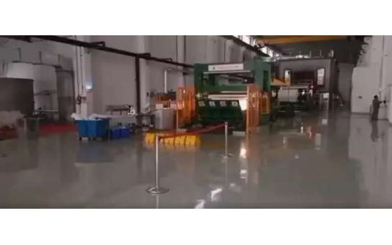 特紙人勇?lián)熑?，“紙”為打贏這場特殊戰(zhàn)“疫”