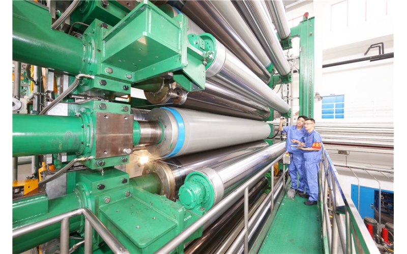 仙鶴股份參與完成的“4575/1000超級壓光機(jī)”項目 榮獲2018年度中國輕工業(yè)聯(lián)合會科學(xué)技術(shù)進(jìn)步一等獎